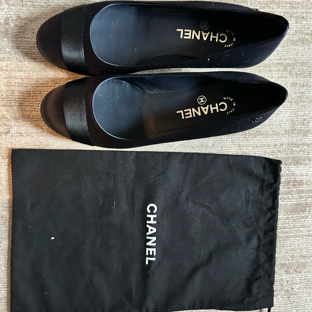 CHANEL Black Satin Cap-Toe Ballet Flats with pearl beaded heel and dust bag